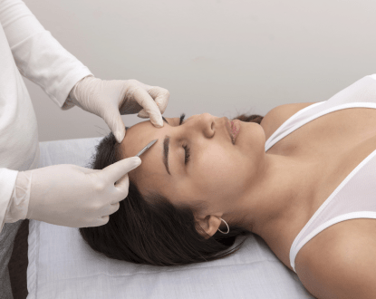<p style="font-family: 'Poppins', sans-serif; font-weight: 700; font-size:24px;">DERMAPLANE FACIAL</p>